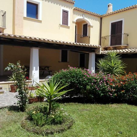 Casa Il Cortile Fiorito Apartment Tortolì Exterior foto