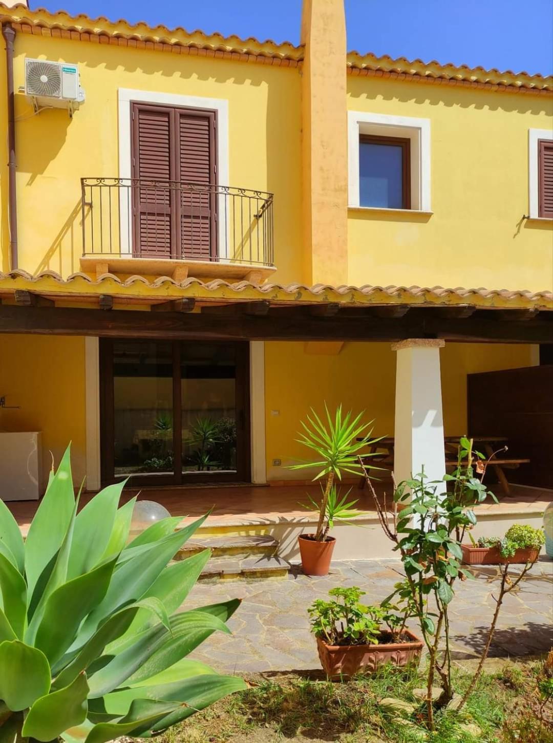Casa Il Cortile Fiorito Apartment Tortolì Exterior foto